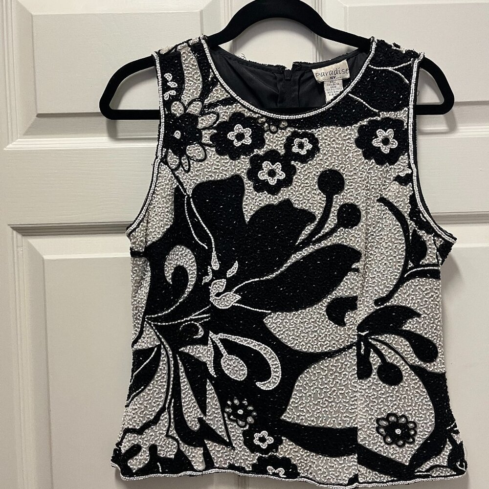 Black and White beaded Shell Size Large from Paradise NY